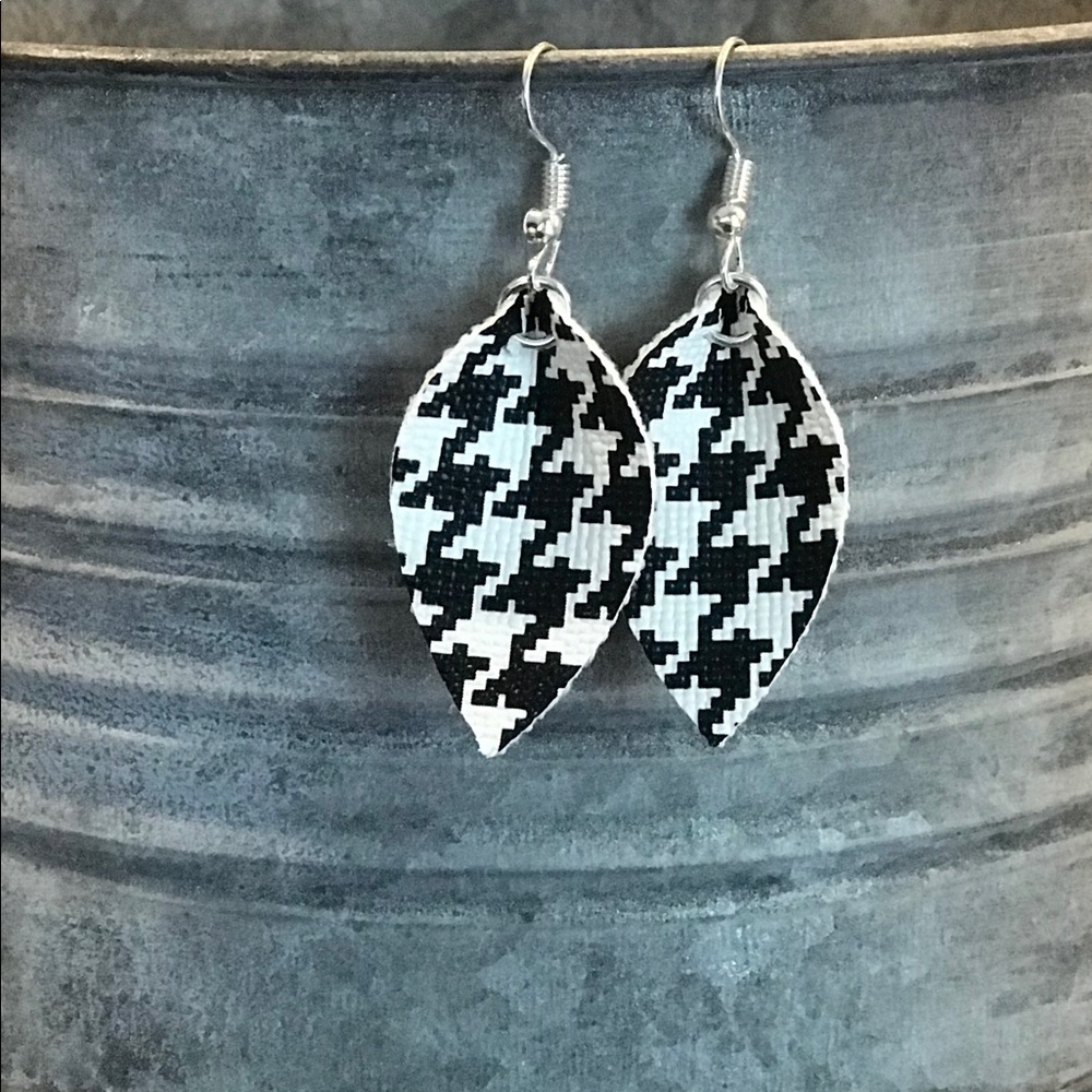 Small, Houndstooth faux leather earrings